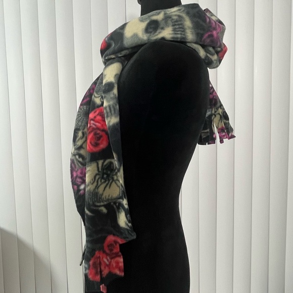 Handmade Skull Rose Spider Goth Print Anti-Pill Fleece Scarf Black Red Purple - Picture 4 of 10